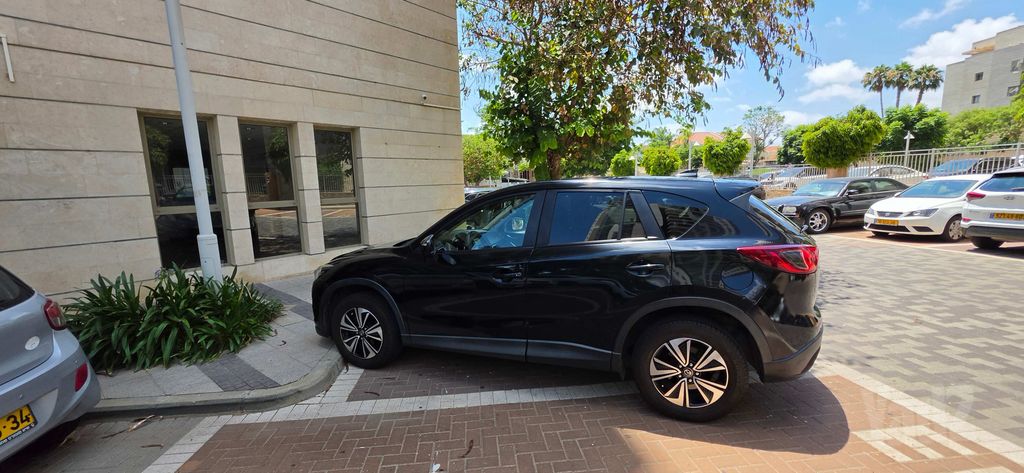 מודעת רכב מאזדה CX-5