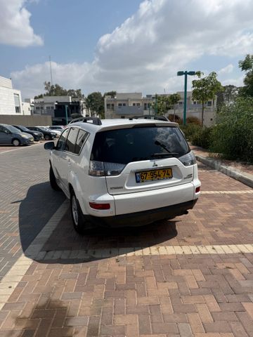 מיצובישי אאוטלנדר