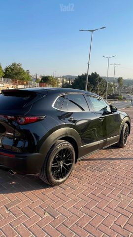 מודעת רכב מאזדה CX-30