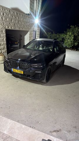 ב מ וו X6