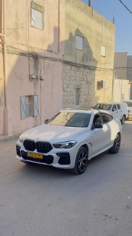 ב מ וו X6
