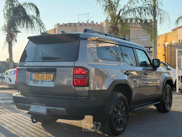 טויוטה לנד קרוזר