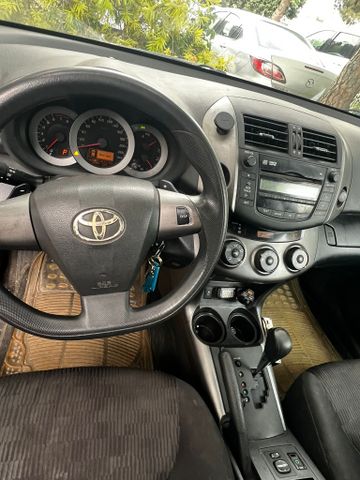 טויוטה RAV4