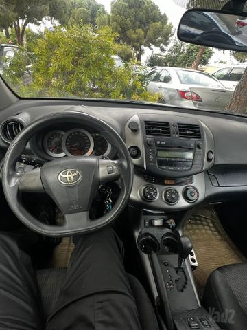טויוטה RAV4
