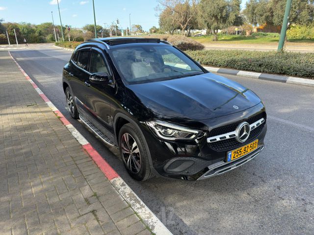 מרצדס-בנץ GLA
