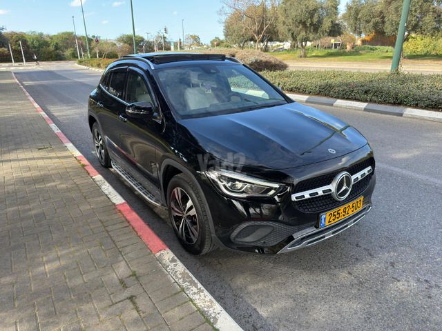 מרצדס-בנץ GLA