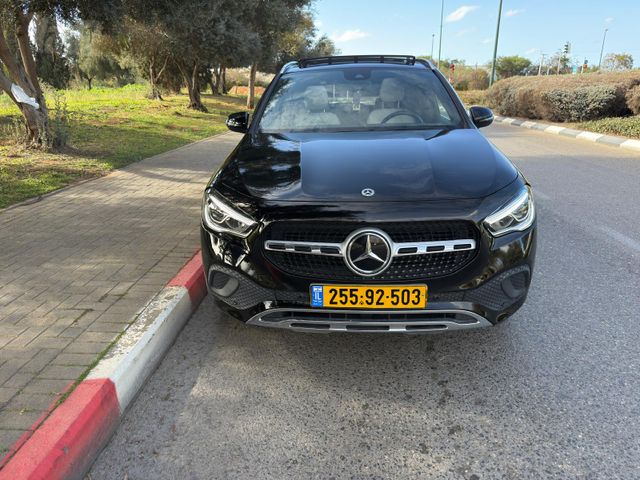 מרצדס-בנץ GLA