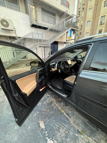 טויוטה RAV4