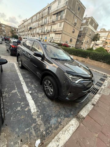 טויוטה RAV4
