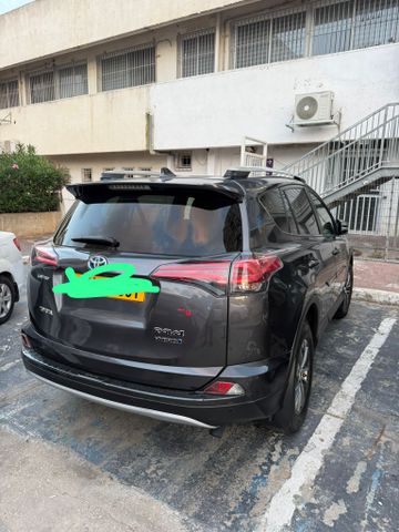 טויוטה RAV4
