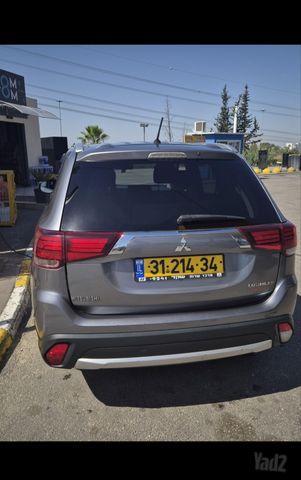 מיצובישי אאוטלנדר