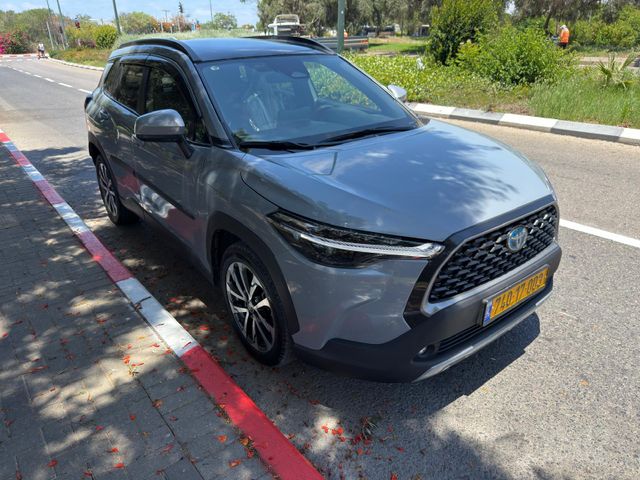 טויוטה קורולה קרוס