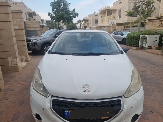 פיג'ו 208