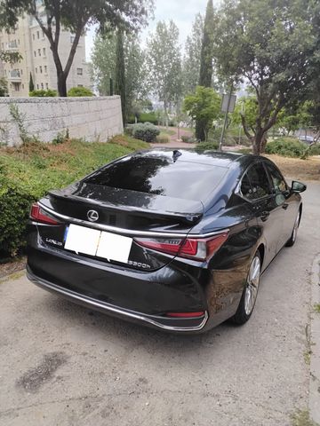 לקסוס ES