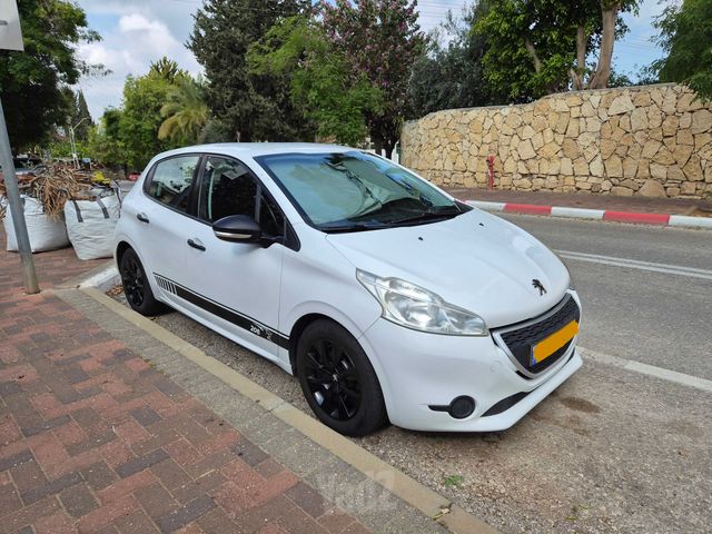 מודעת רכב פיג'ו 208