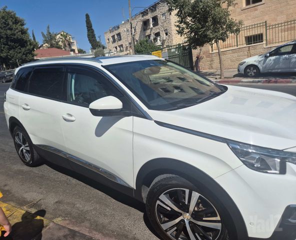 פיג'ו 5008