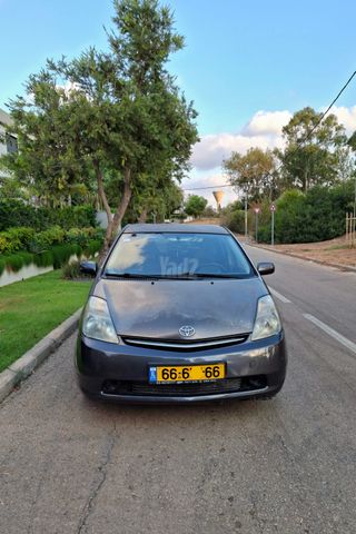 טויוטה פריוס