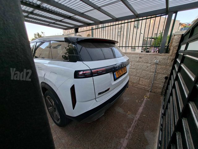 ג'אקו J7