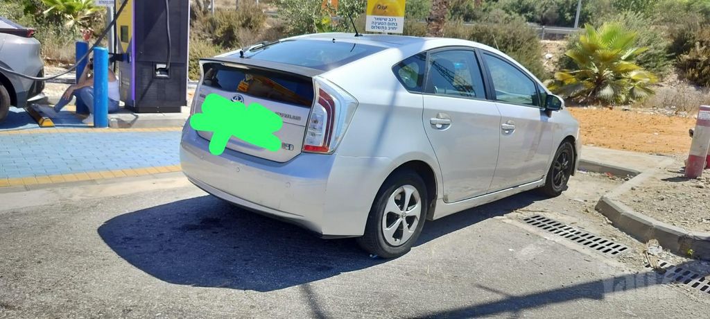 טויוטה פריוס