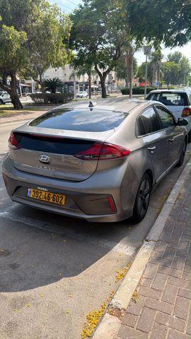 יונדאי איוניק