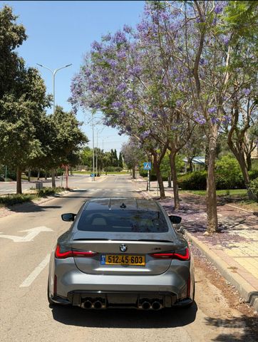 ב מ וו M4