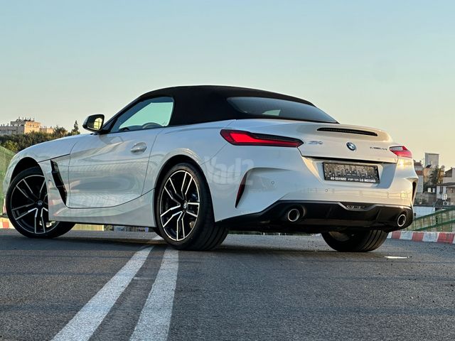 ב מ וו Z4