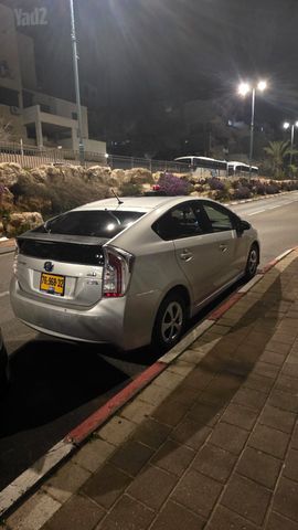 טויוטה פריוס