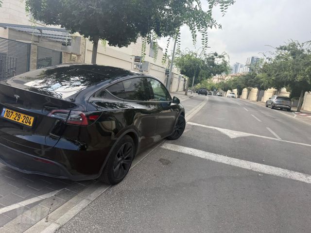 מודעת רכב טסלה מודל Y
