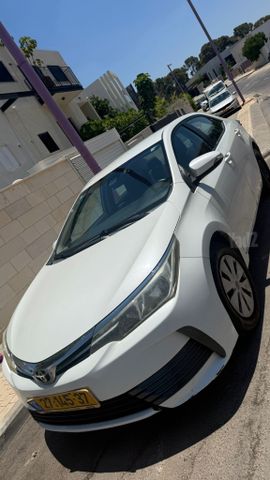 טויוטה קורולה