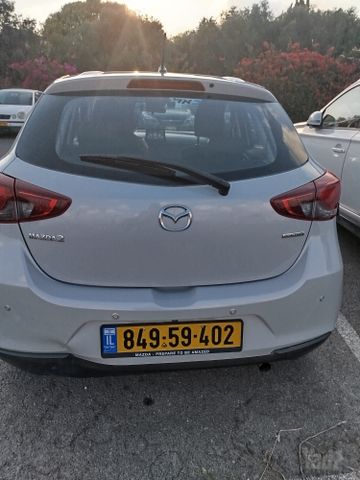 מודעת רכב מאזדה 2