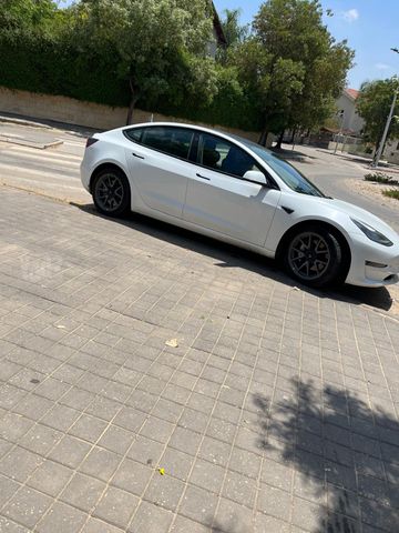 טסלה מודל 3