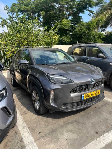 מודעת רכב טויוטה יאריס קרוס