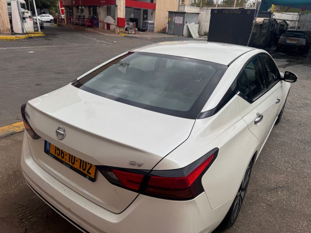 ניסאן אלטימה