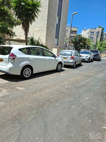 טויוטה פריוס פלוס