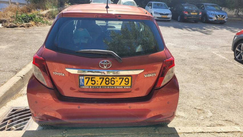 טויוטה יאריס