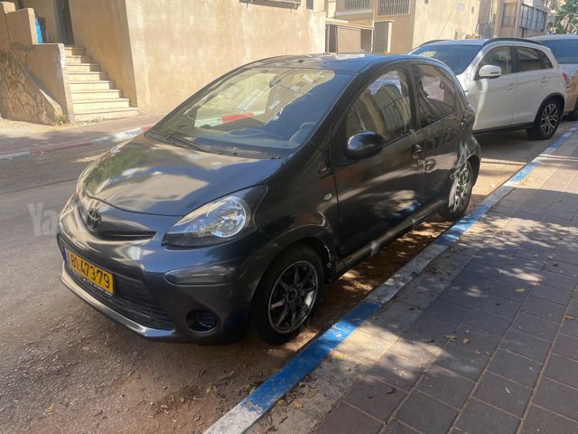טויוטה אייגו