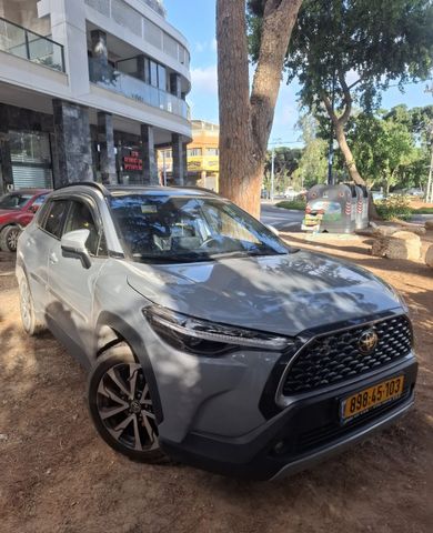 טויוטה קורולה קרוס