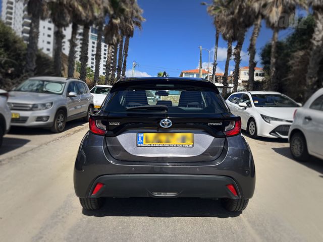 טויוטה יאריס
