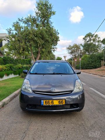 מודעת רכב טויוטה פריוס