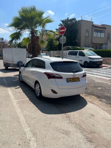 יונדאי i30