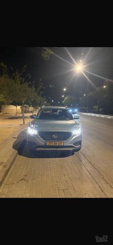 מודעת רכב אם ג'י ZS