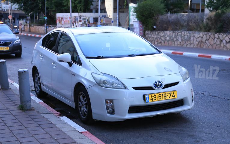 מודעת רכב טויוטה פריוס