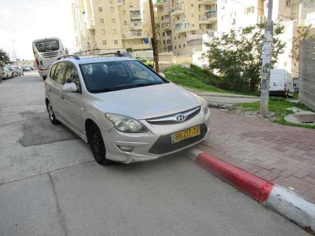 יונדאי i30