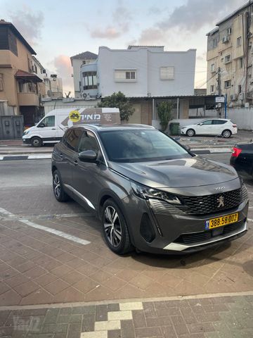 פיג'ו 3008