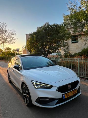 מודעת רכב סיאט לאון