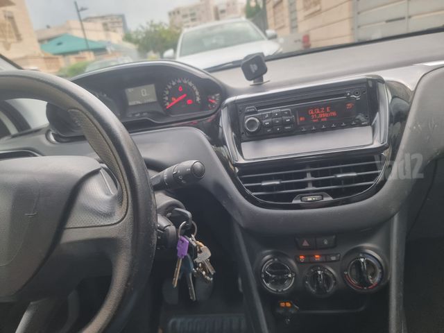 פיג'ו 208