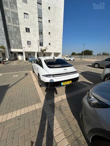 יונדאי איוניק 6