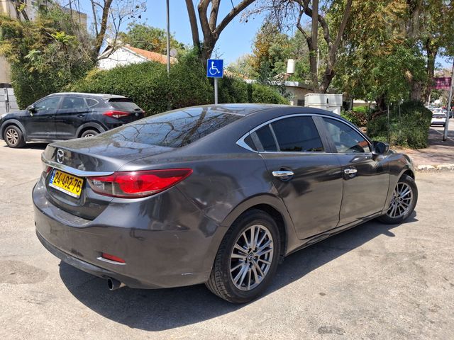 מאזדה 6