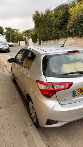 טויוטה יאריס