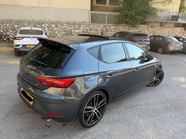 מודעת רכב סיאט לאון